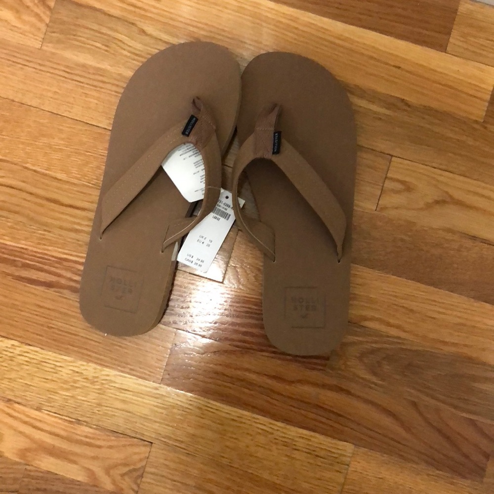 Light brown Hollister flip-flops size large